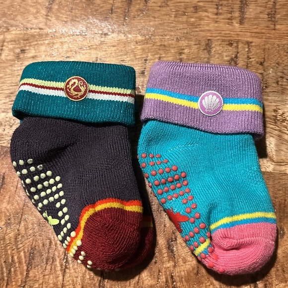 NWT Adorable Baby Disney Bombas 6 pair set in magnetic gift box - Picture 6 of 11